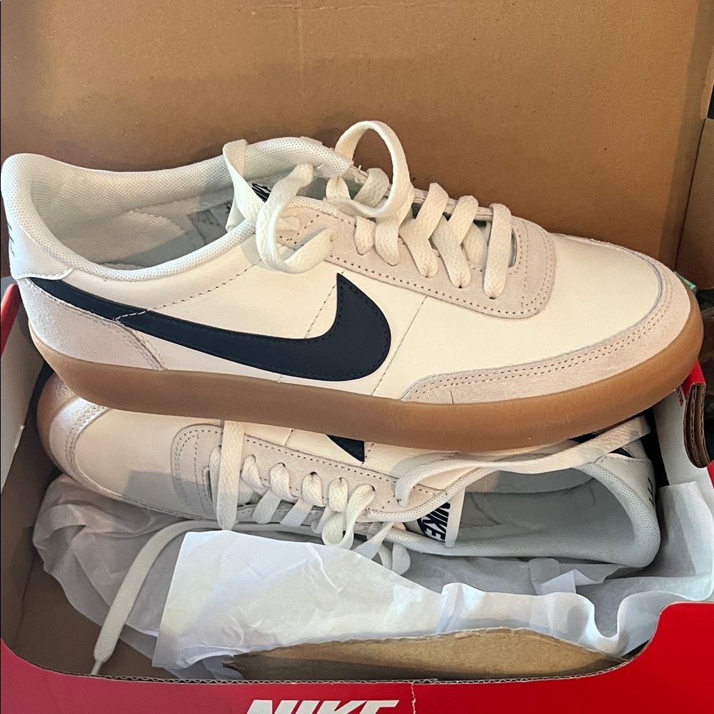 Nike Women's White and Black Sneakers with Gum Sole